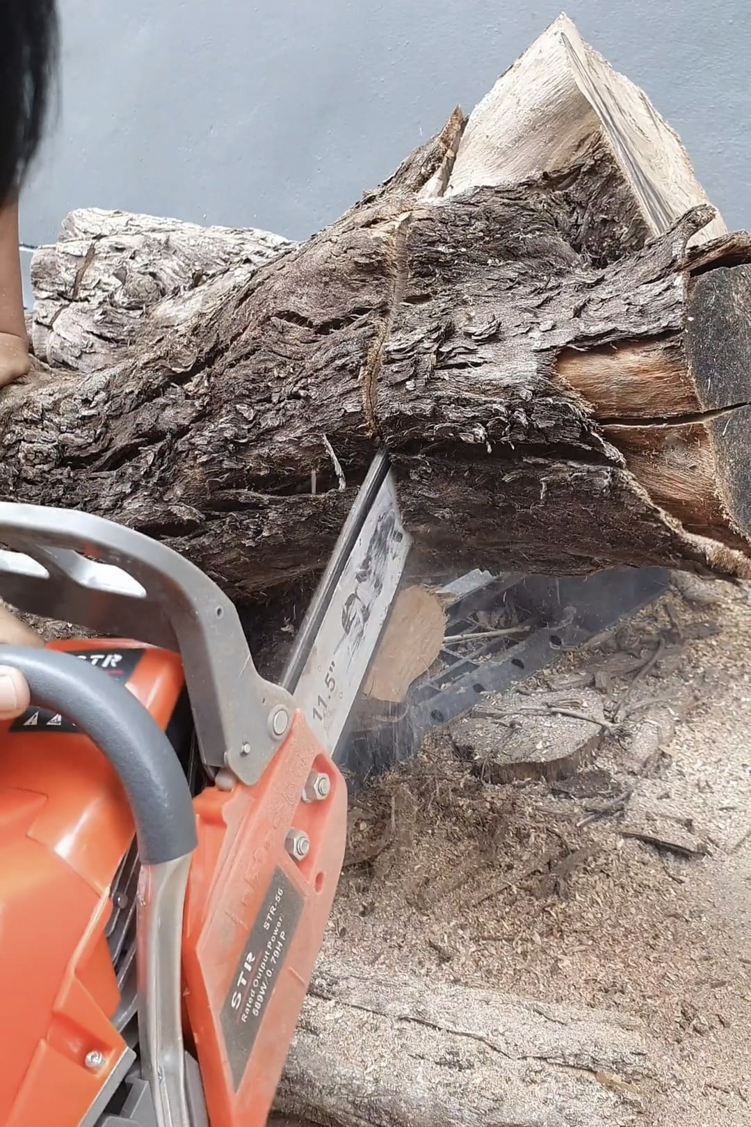 เลื่อยยนต์ STR 2 จังหวะ รุ่น 2 เเหวน 2 ท่อไอเสีย บาร์ 2 อัน โซ่ 3 เส้น