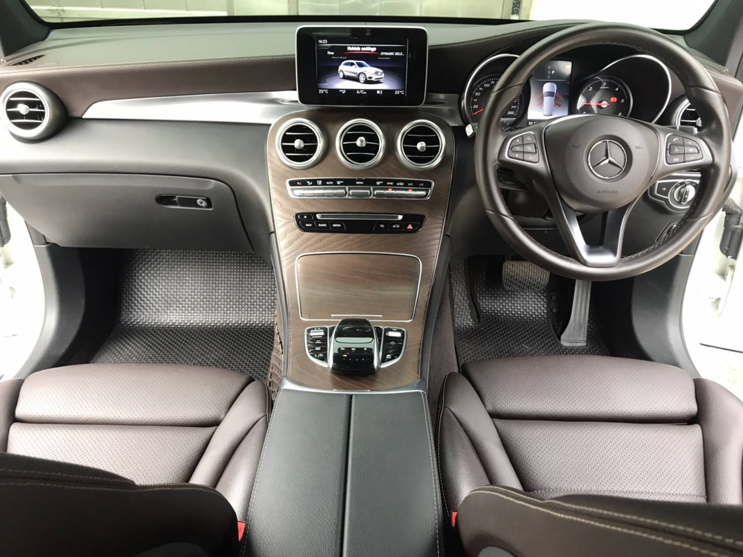 Mercedes Benz GLC 250d offroad ปี 2018