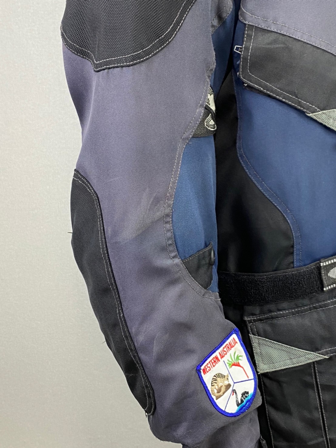 เสื้อขี่มอเตอร์ไซด์( มือสอง) RCTA 117 อก 52" ยาว 31" ยี่ห้อ**DMP**