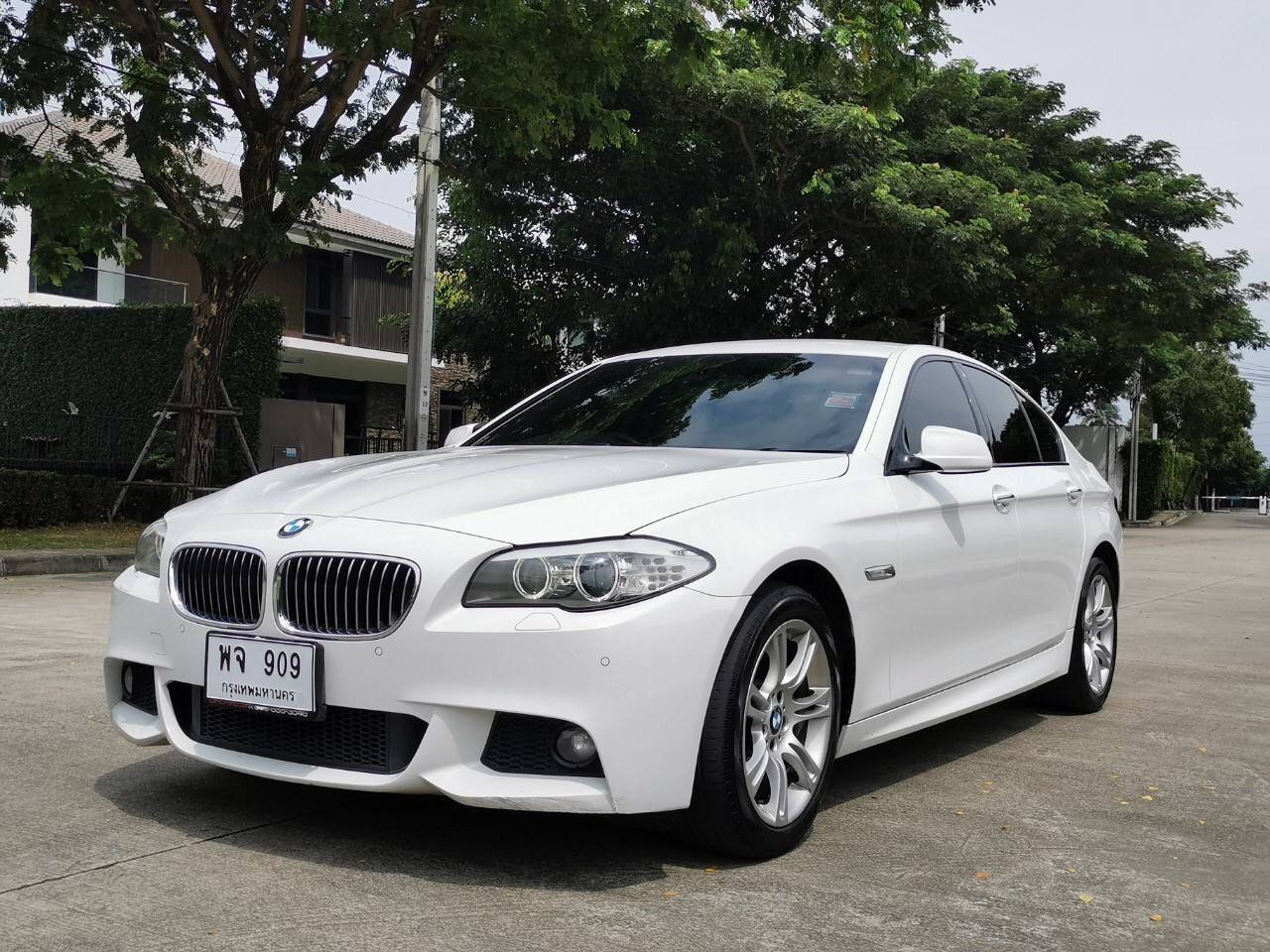 BMW 528I M-SPORT สีขาว ปี 2012