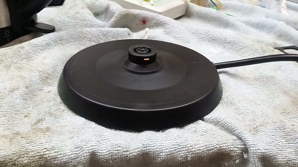 ซ่อมกาต้มน้ำร้อนไฟฟ้า ยี่ห้อ PHILIPS รุ่น HD9306 อาการไม่ร้อน