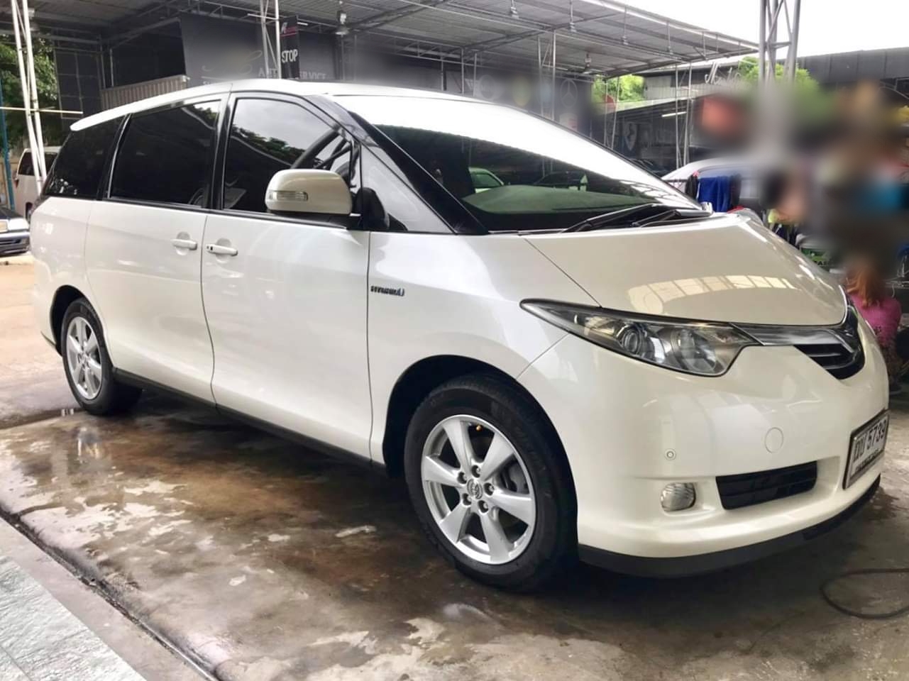 Toyota Estima Hybrid