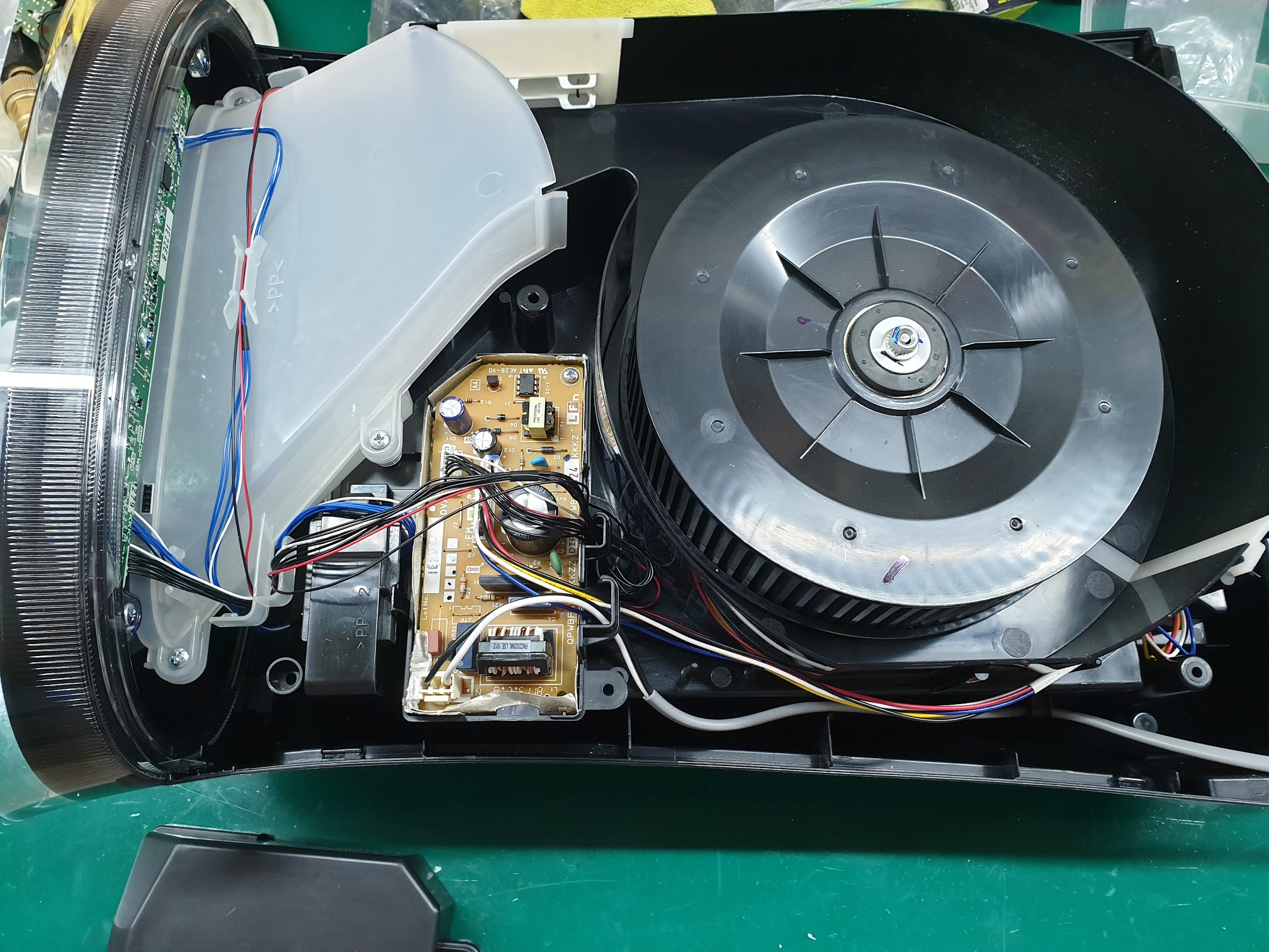 ซ่อมเครื่องฟอกอากาศ ยี่ห้อ SHARP รุ่น FU-JK50-B อาการเครื่องซ๊อตเสียบไฟผิด