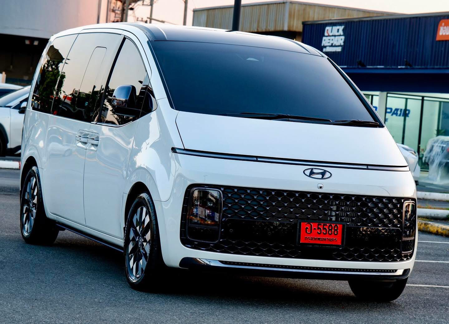 Hyundai Staria 2.2D Premium ปลายปี 2023