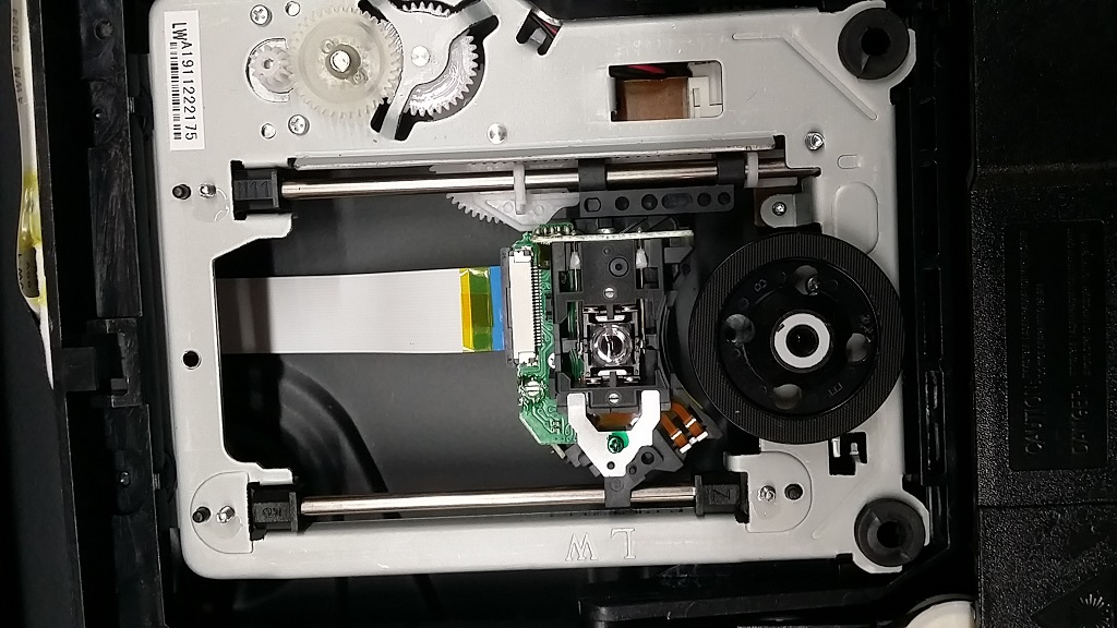 ซ่อมเครื่องเล่น CD-DVD ยี่ห้อ Aconatic รุ่น AN-9360DVPH อาการไม่อ่านแผ่น