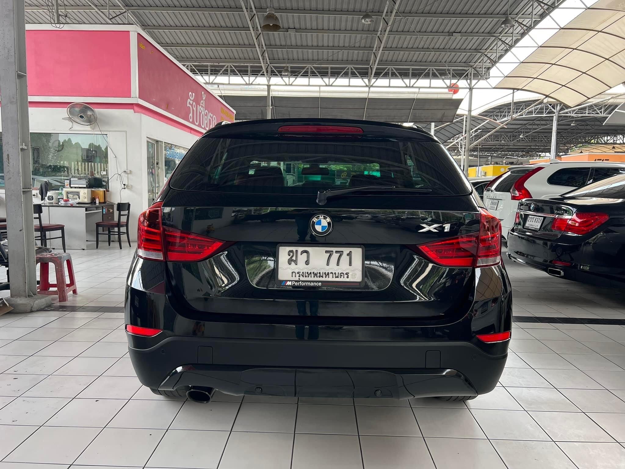 BMW X1 sDrive18i Sport LCI ปี 2015