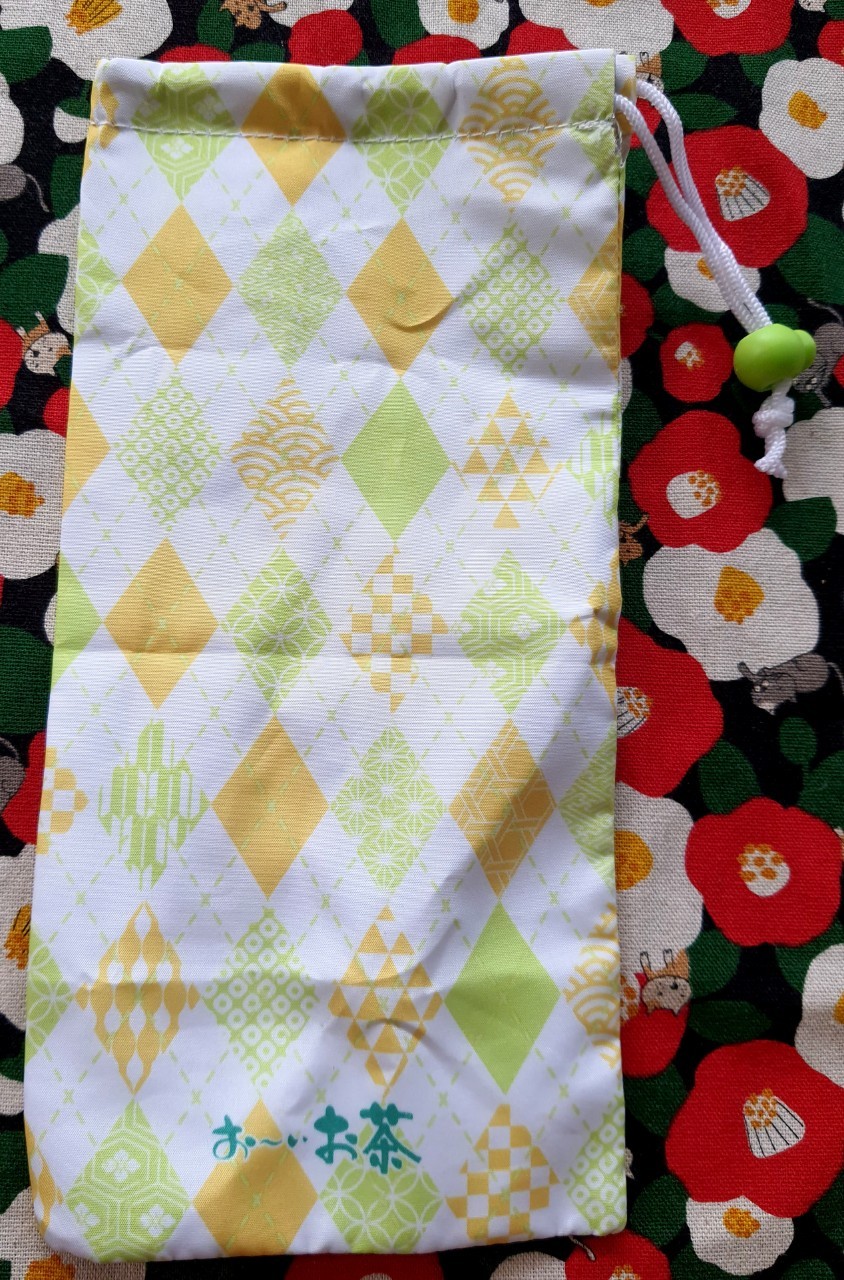 กระเป๋า ใส่ขวดน้ำ กระเป๋าเก็บอุณหภูมิ ร้อน / เย็น Size : 11.5 x 24 cm
