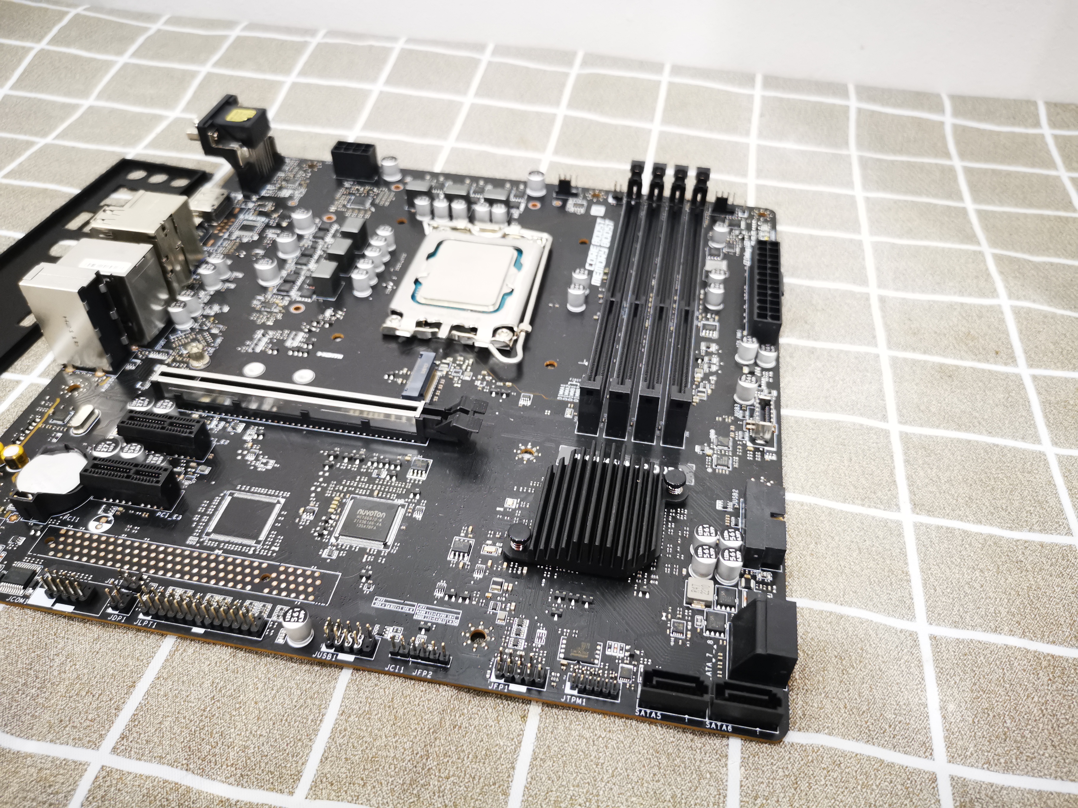 เซ็ตมัดรวม บอร์ด B660m + i3 12100