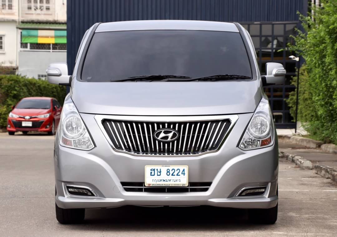 HYUNDAI H1 2.5 DELUXE ปี2017