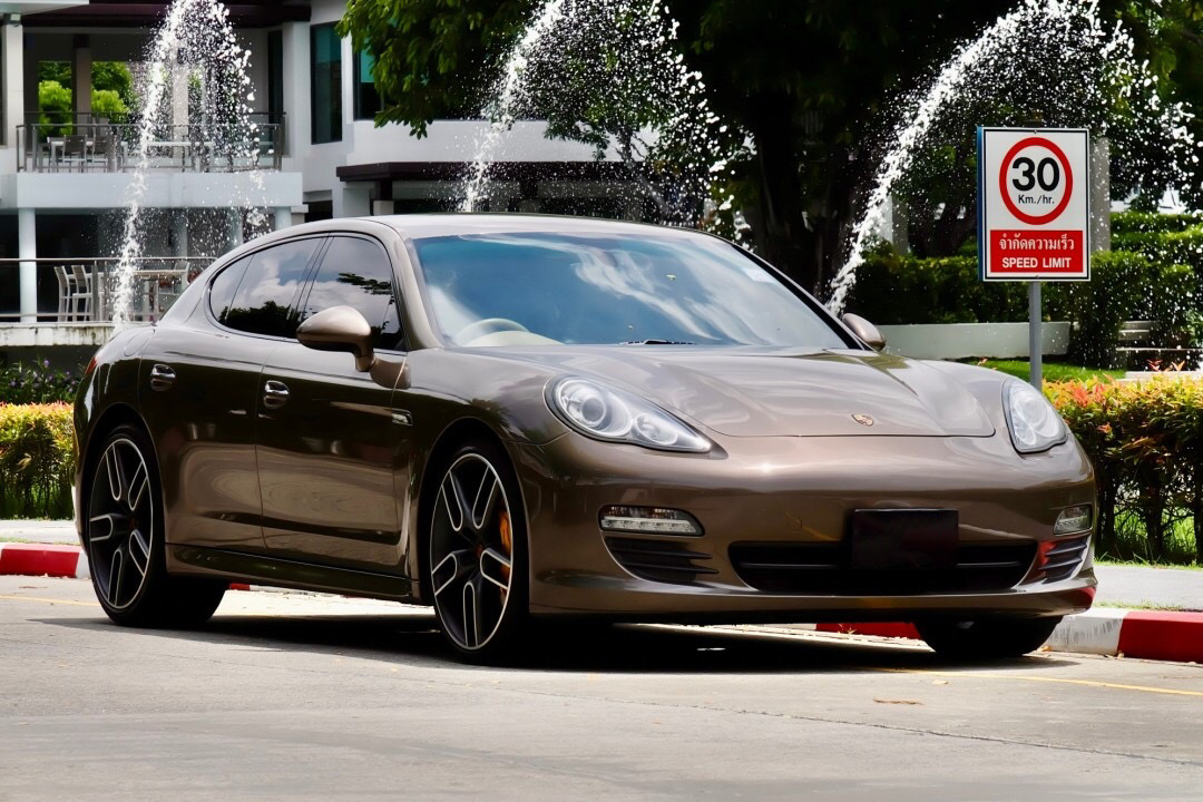 Porsche Panamera 3.6 V6 ปี 2011