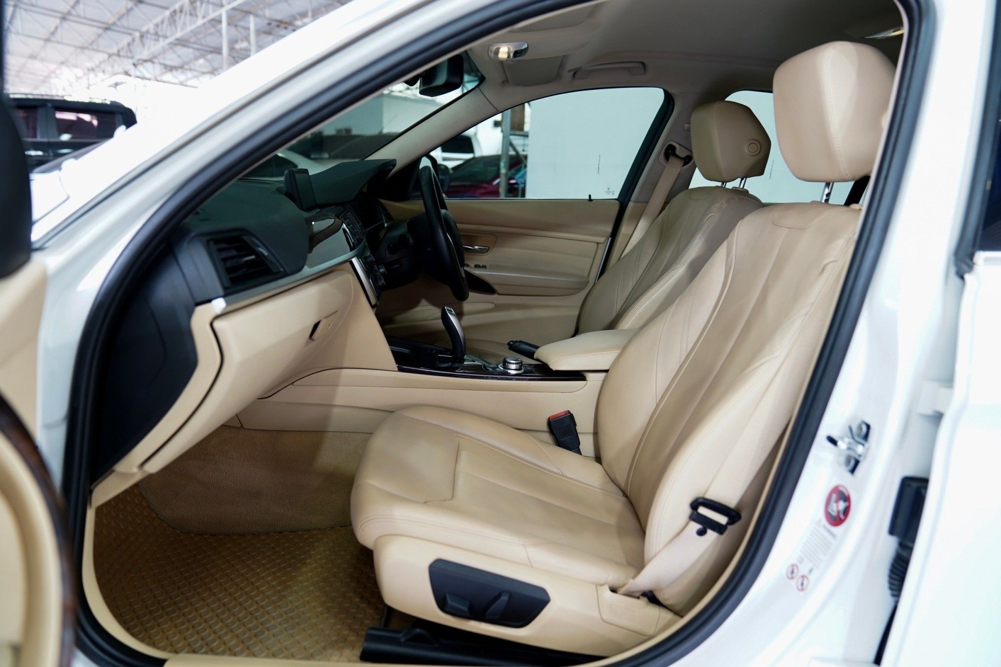 BMW SERIES3 F30 320D 2.0 LUXURY ปี2012