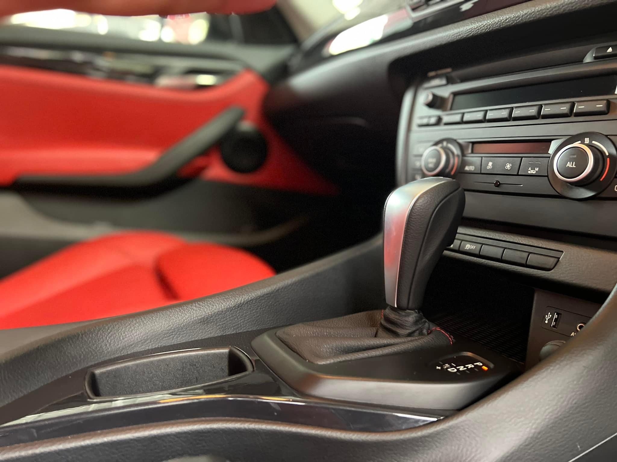 BMW X1 sDrive18i Sport LCI ปี 2015