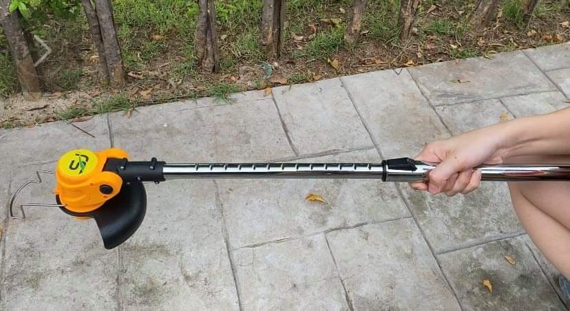 เครื่องตัดหญ้าไร้สาย SJ 118V สีเหลือง แถมถ่าน 2 ก้อน และใบตัดรวม 12 ใบ