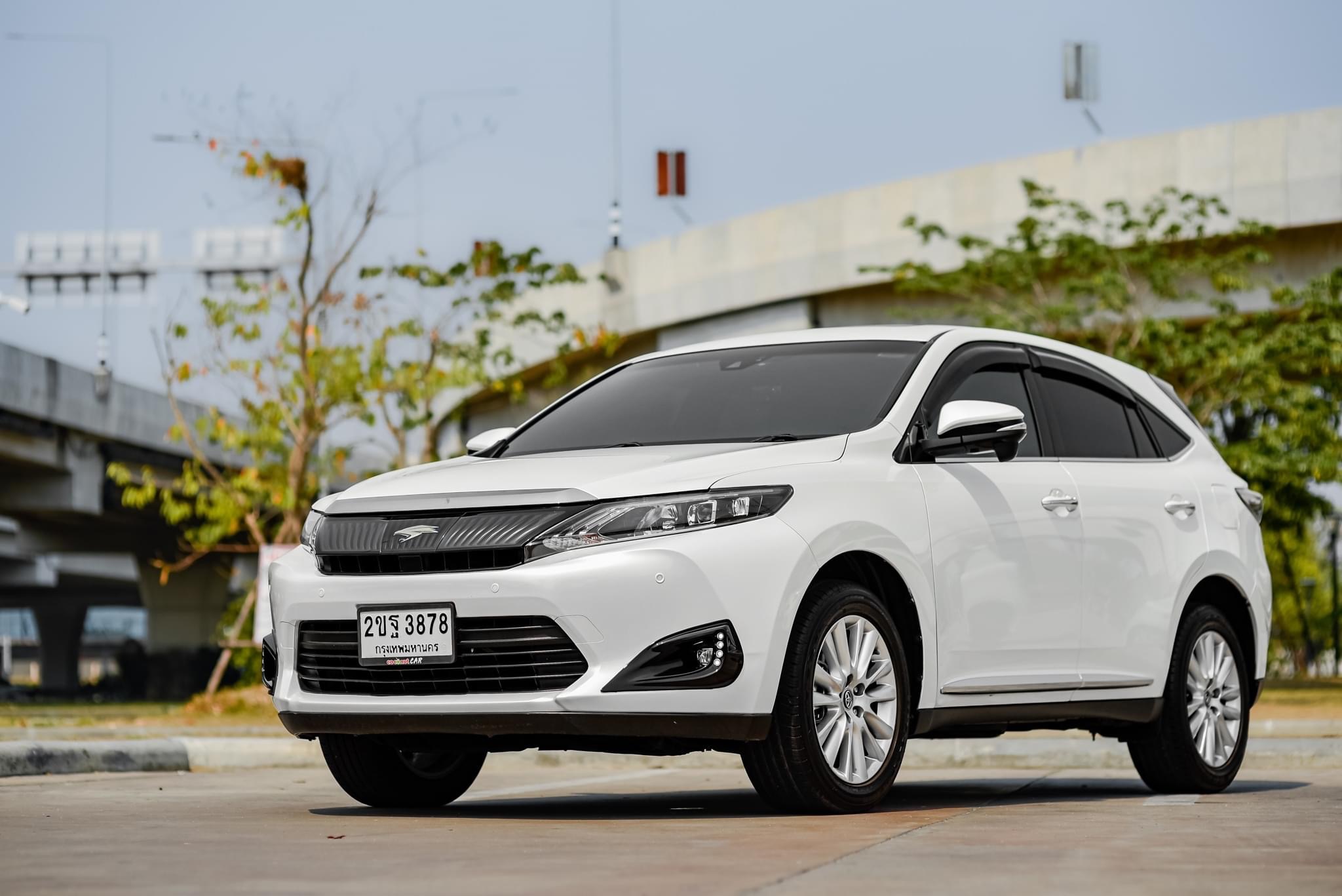 Toyota Harrier 2.0L Premium ปี 2014