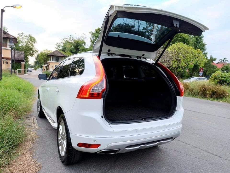 Volvo XC60 D4 Sport Crossover เครื่อง 2.0 Diesel Turbo ปี 2014