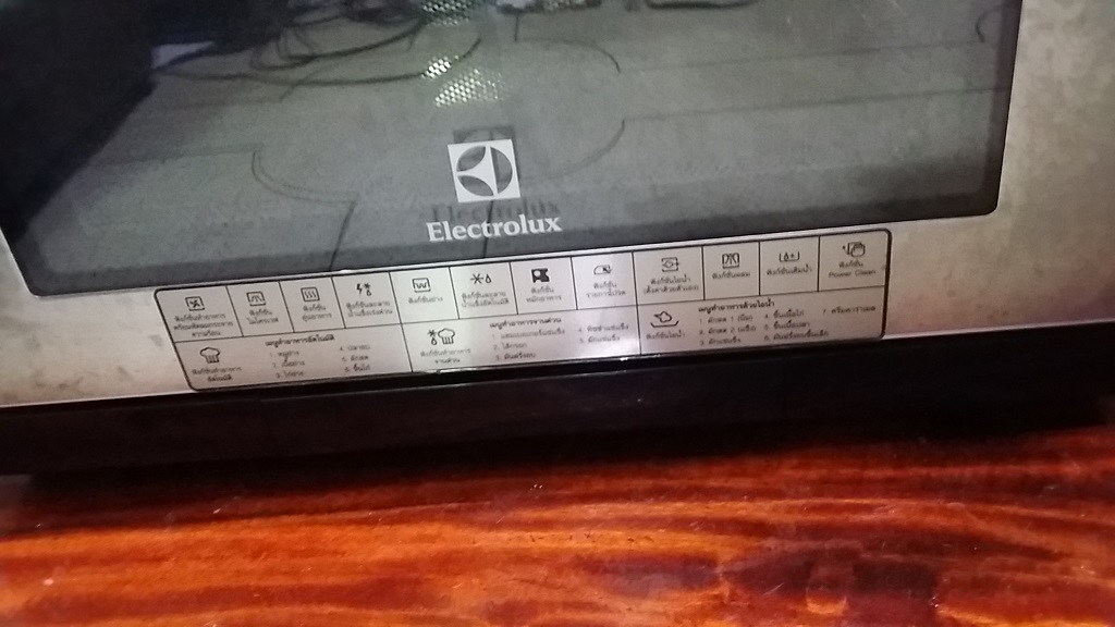 ซ่อมไมโครเวฟ ยี่ห้อ Electrolux รุ่น EMS3477X อาการไฟเข้าแต่ระบบต่างๆไม่ทำงาน