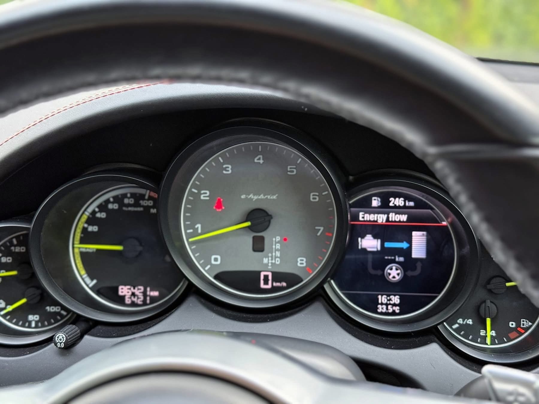 Porsche Cayenne S E-Hybrid (Plug-in) ปี 2016 option เต็มสุด