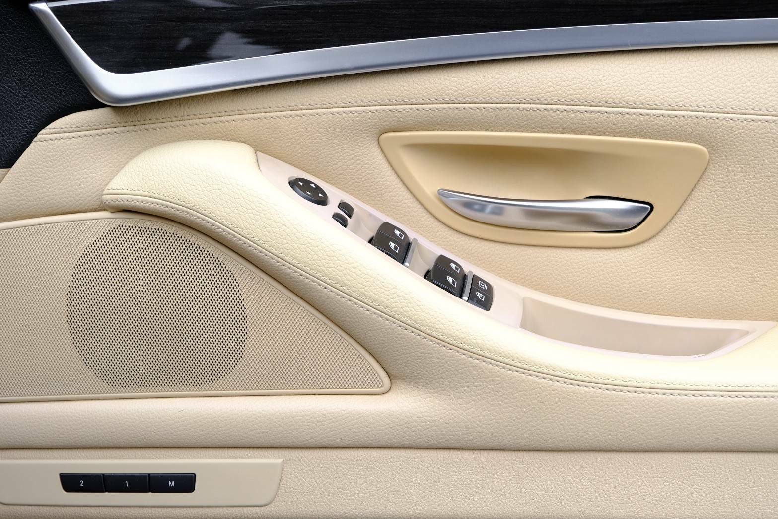 BMW 523i โฉม F10 ปี 2012