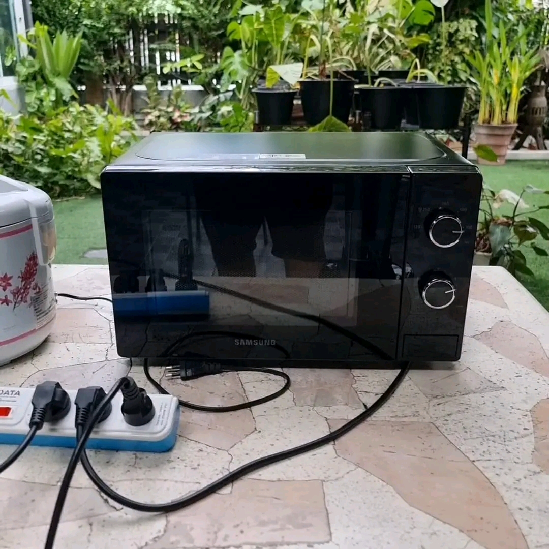 ตัวแปลงไฟ 12V เป็นไฟบ้าน 220V ขนาด 3,000W ยี่ห้อ WE POWER MAX