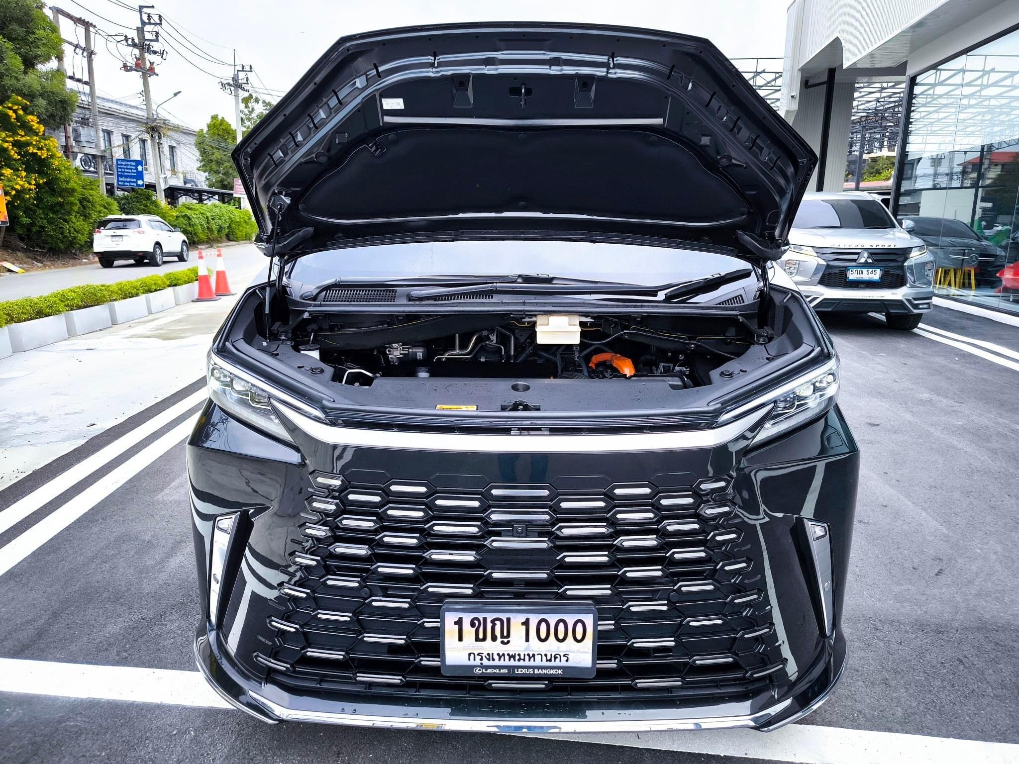 LEXUS LM350h 2.5 Executive 4WD 7 Seats Van ปี 2024