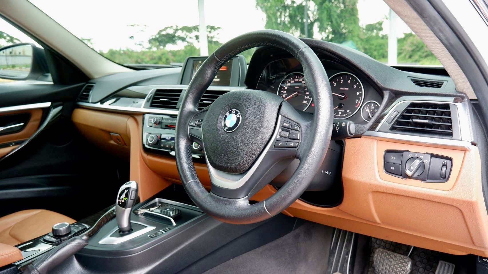 BMW F30 320I LCI Minorchnage ปี 2016