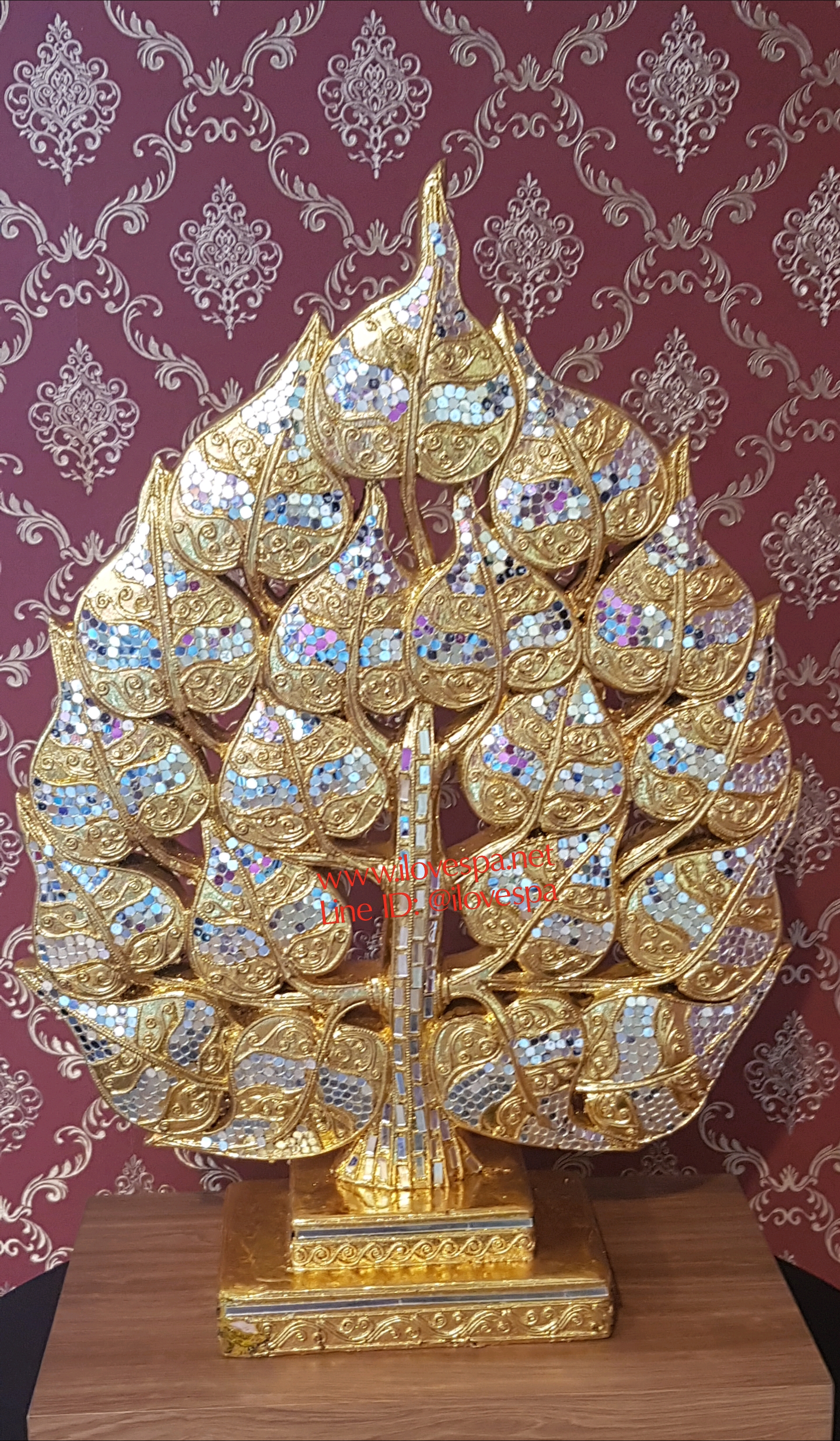 ต้นโพธิ์ทองประดับกระจก