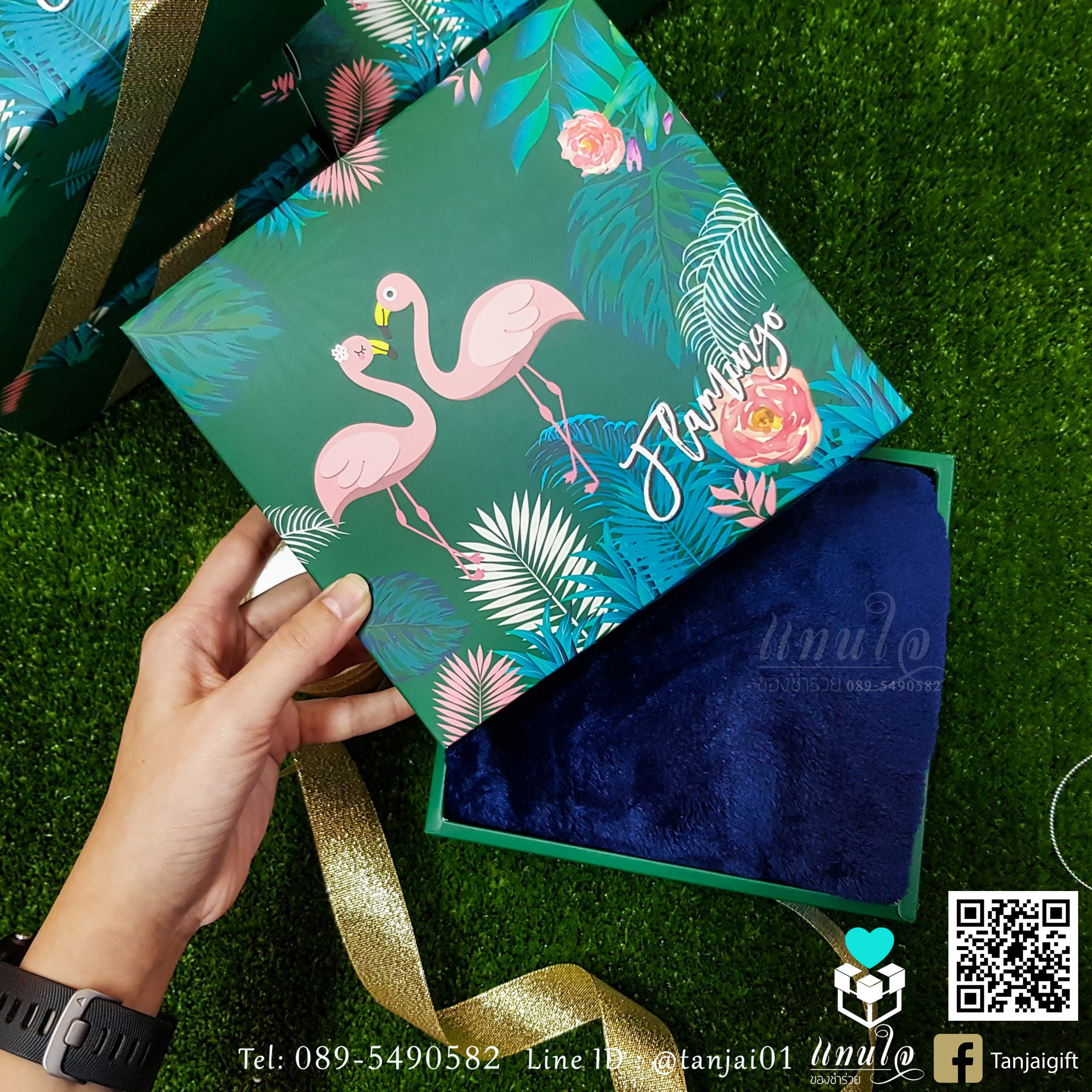 เซ็ตของรับไหว้ผู้ใหญ่ เซ็ต 3 ชิ้น ผ้าห่มนาโน 70x100 cm และผ้านาโน 25x50 cm เซ็ตของขวัญในกล่องลายฟามิงโก้สีเขียว เซ็ตของขวัญมีประโยชน์ สำเนา