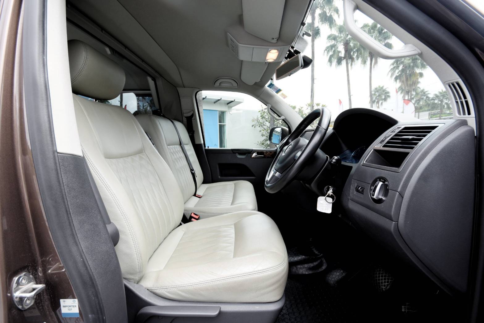 Volkswagen Caravelle T5 2.0 BI TDI ปี 2016