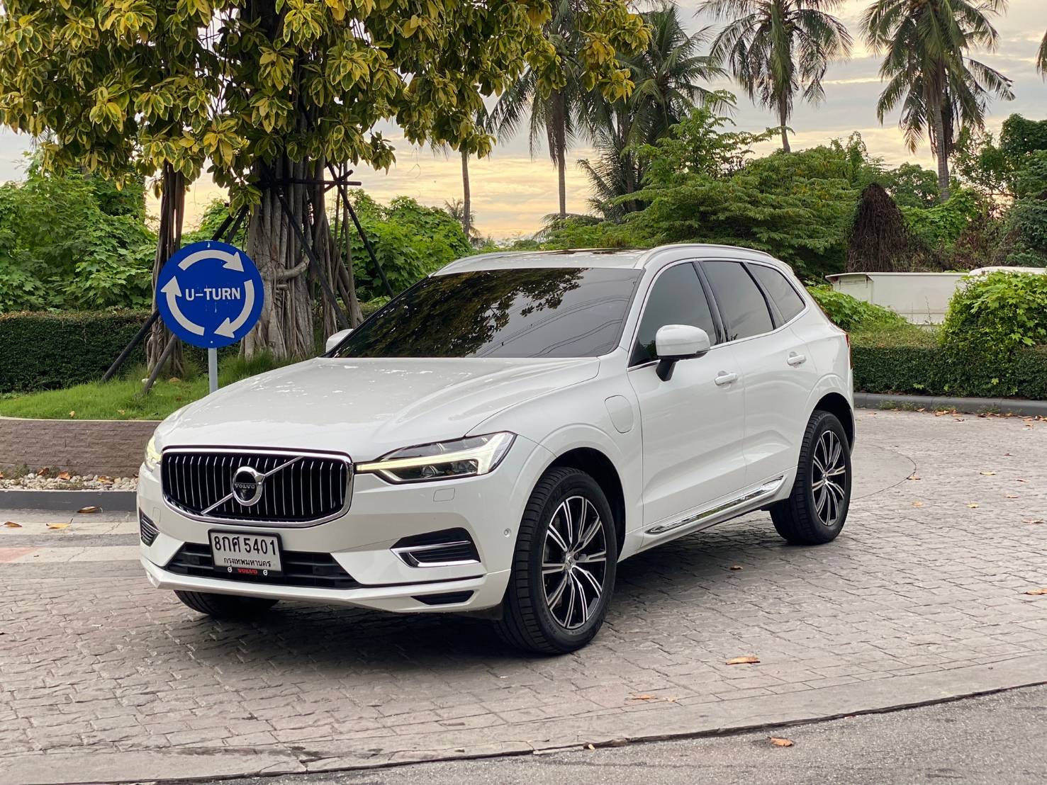 Volvo XC60 2.0 T8 Inscription 4wd SUV AT ปี 2019