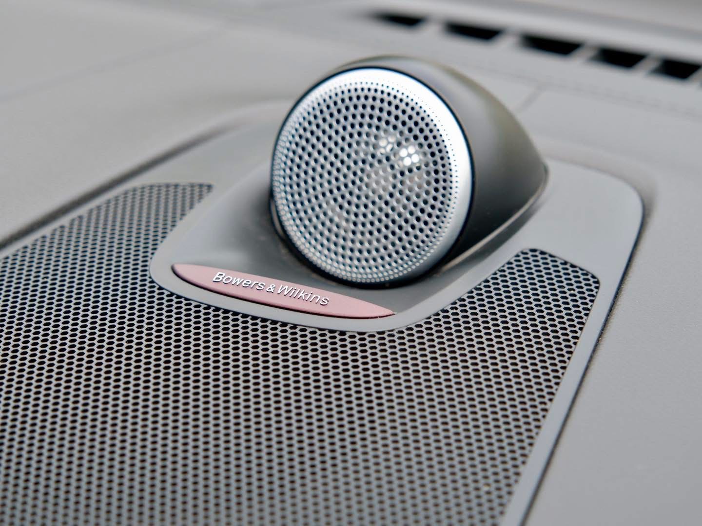 Volvo XC60 Recharge T8 AWD R-Design ปี 2022