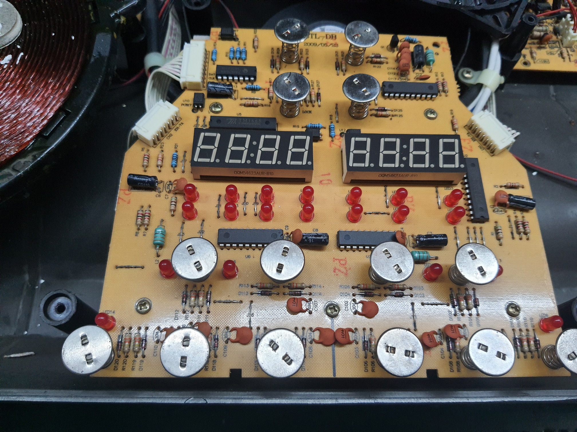 ซ่อมเตาแม่เหล็กไฟฟ้า ยี่ห้อ EZZO รุ่น EZ-IC01 อาการเปิดไม่ติดเครื่องไม่ทำงาน