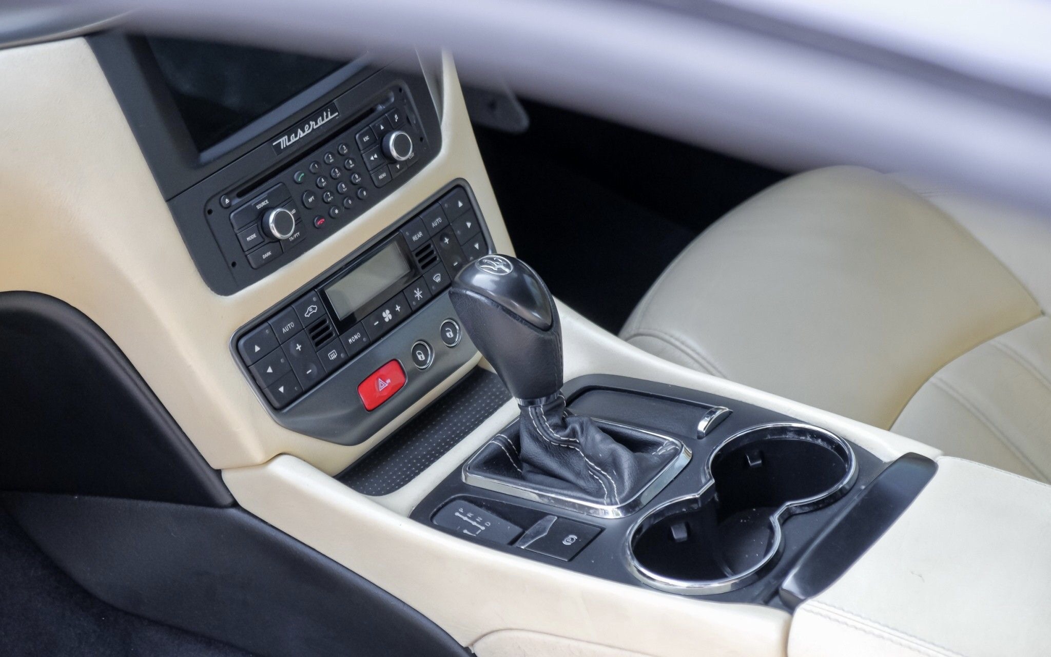 Maserati Granturismo ปี 2011