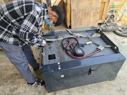 รถโฟล์คลิฟท์ไฟฟ้า. รถโฟล์คลิฟท์ไฟฟ้า แบตลิเธียม 24v 48v 60v 72v