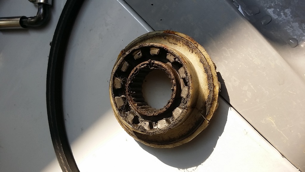 ซ่อมเครื่องซักผ้า ยี่ห้อ HITACHI รุ่น SF-160KJ อาการมีเสียงดังตอนปั่นแห้ง และขึ้น Error F9