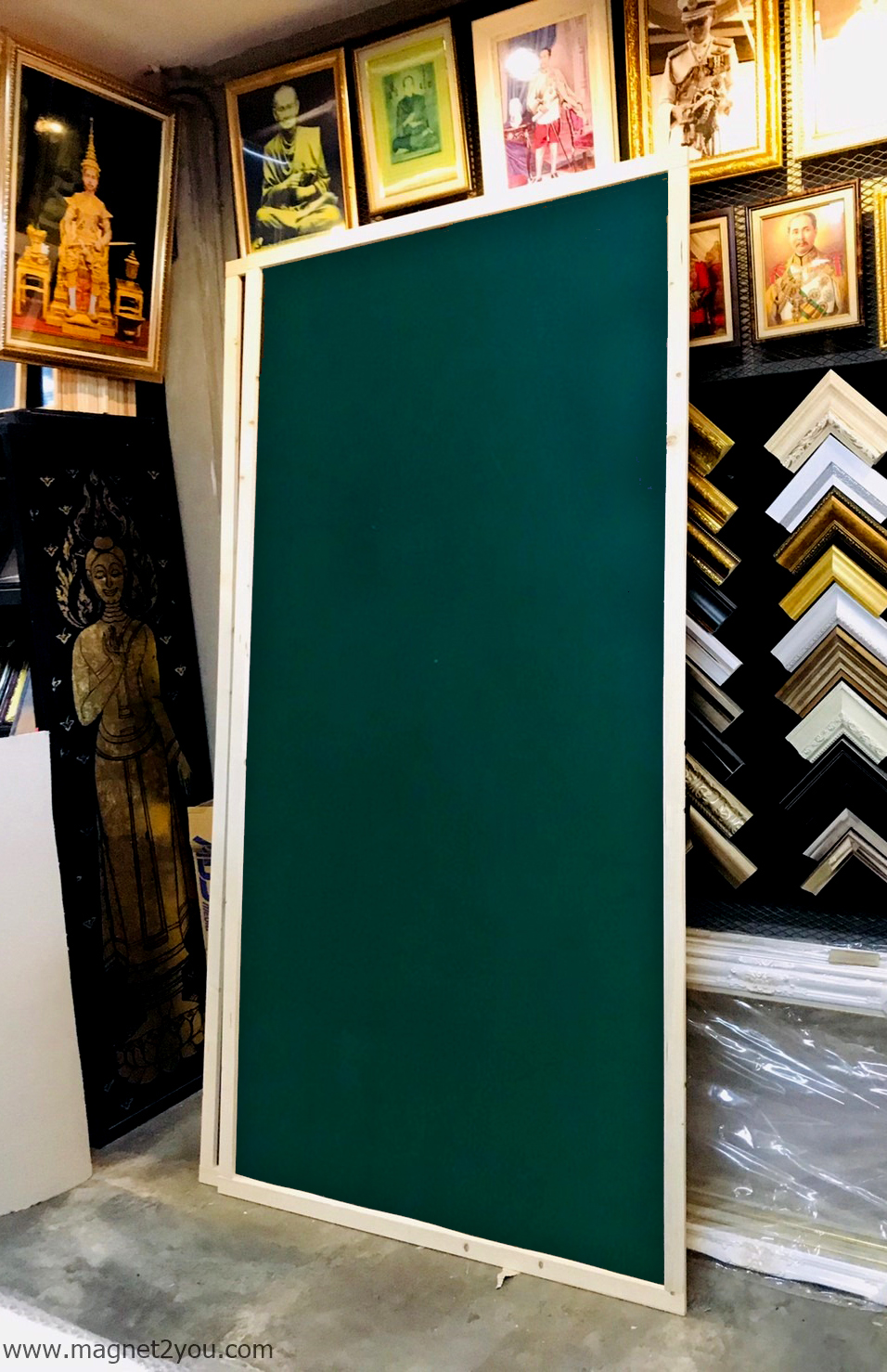 กระดานเขียว 120x240 ติดผนัง (โครง 10 MM) กรอบไม้สนเลือกสีได้