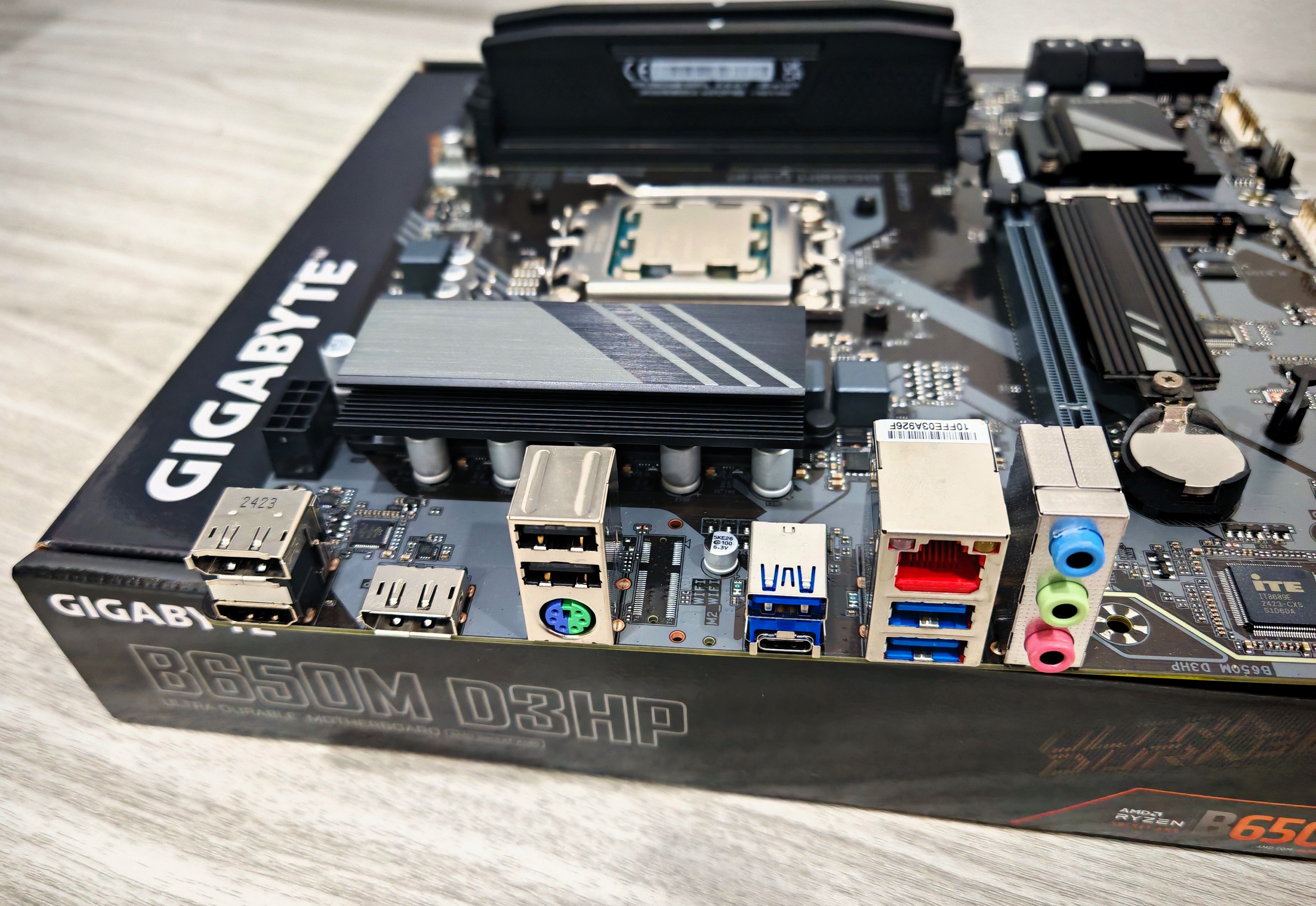 เซ็ตมัดรวม บอร์ด B650M + Ryzen 5 7600 + DDR5 32GB(16*2)/5200