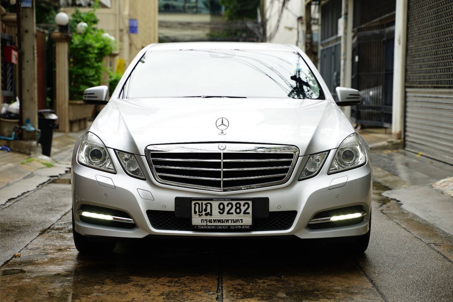 Mercedes Benz E200 CGI Avantgarde ปี 2010 จด 2011
