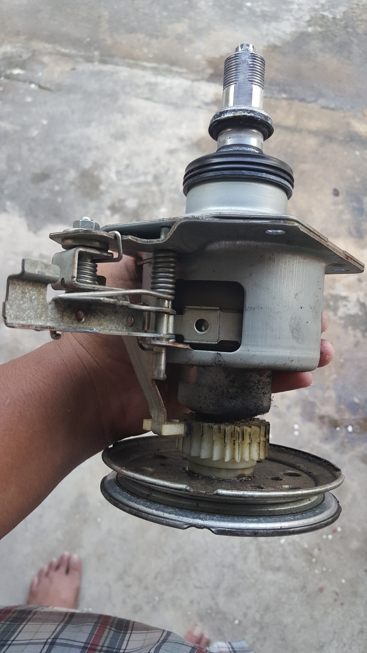 ซ่อมเครื่องซักผ้า ยี่ห้อ PANASONIC รุ่น NA-F120E2 อาการแกนซักหัก