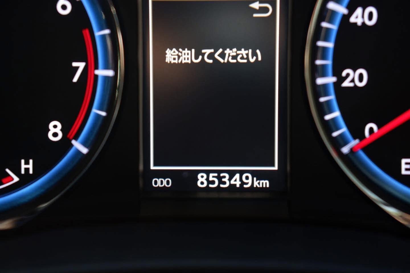 TOYOTA HARRIER สีขาวมุก ปี 2014