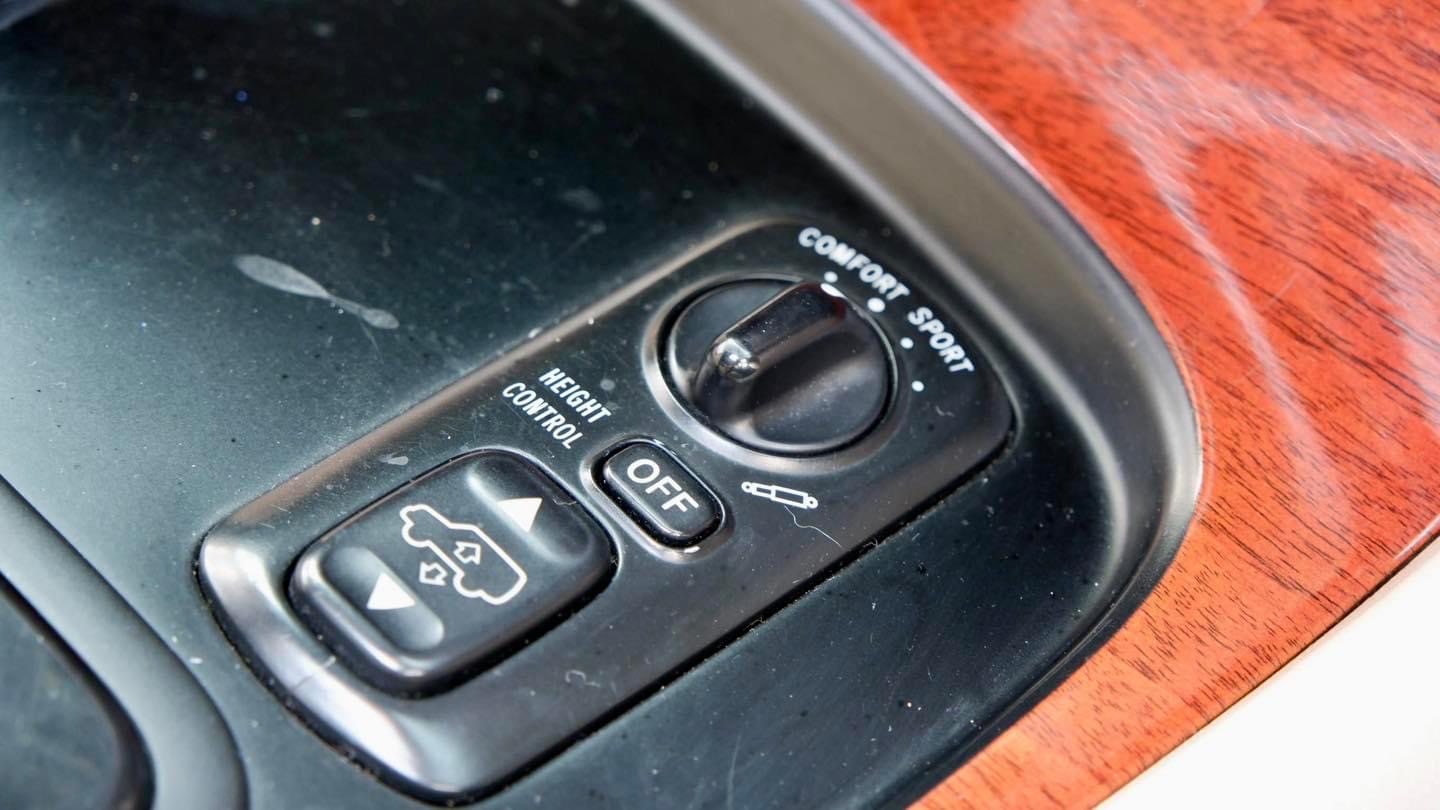 Lexus LX470 4.7L Cygnus รถออกห้าง Lexus Thailand ปี 2001