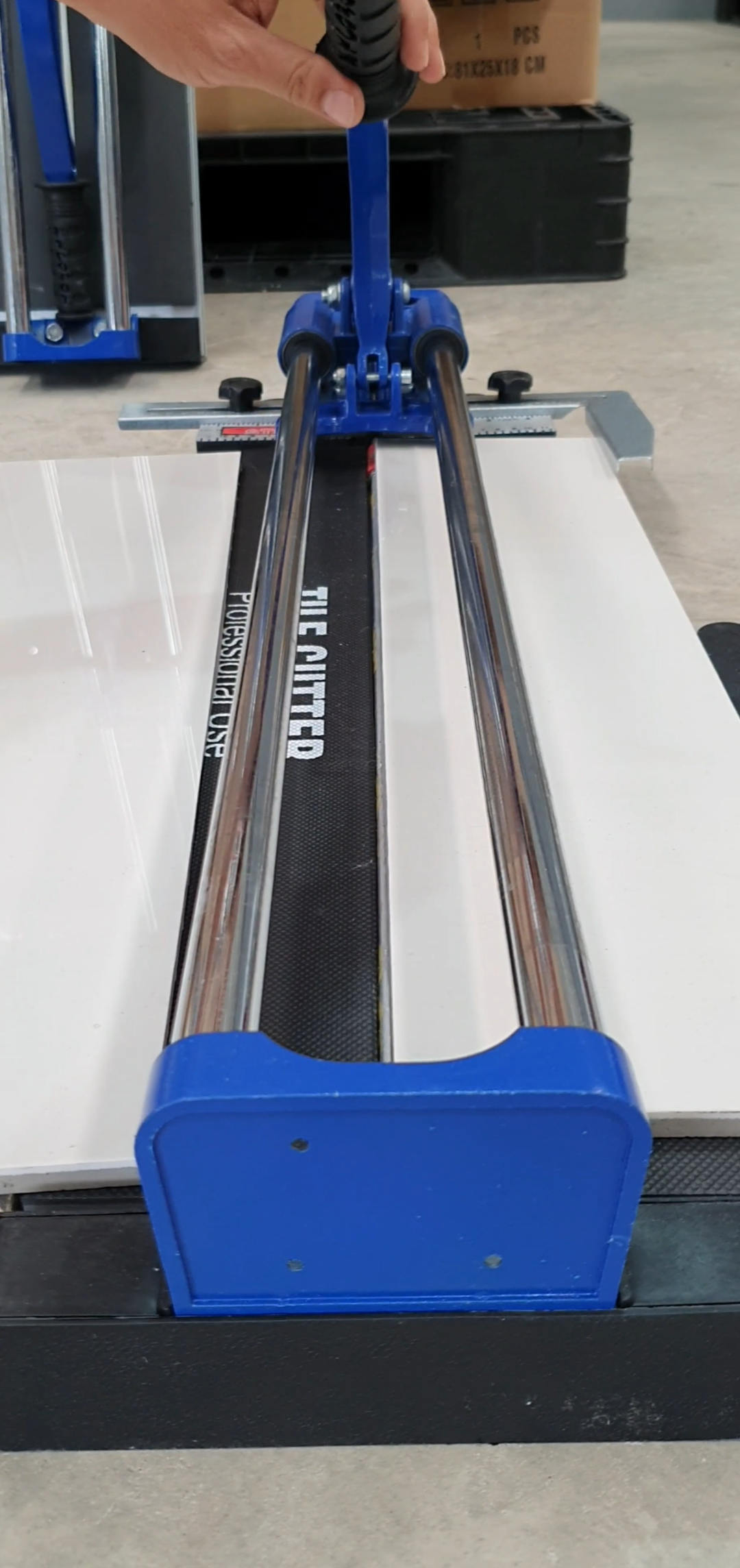 แท่นตัดกระเบื้อง STR 25 นิ้ว 1,390บ. 32 นิ้ว 1590บ. แถมมีดกระจก 1 อัน