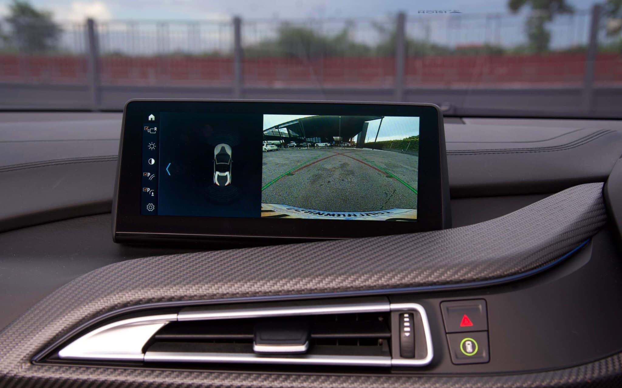 BMW i8 Roadster หลังคาผ้า Soft Top ปี 2020