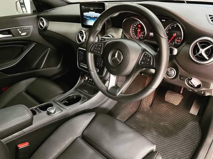 Mercedes Benz CLA200 URBAN 1.6 เทอร์โบ ปี 2017
