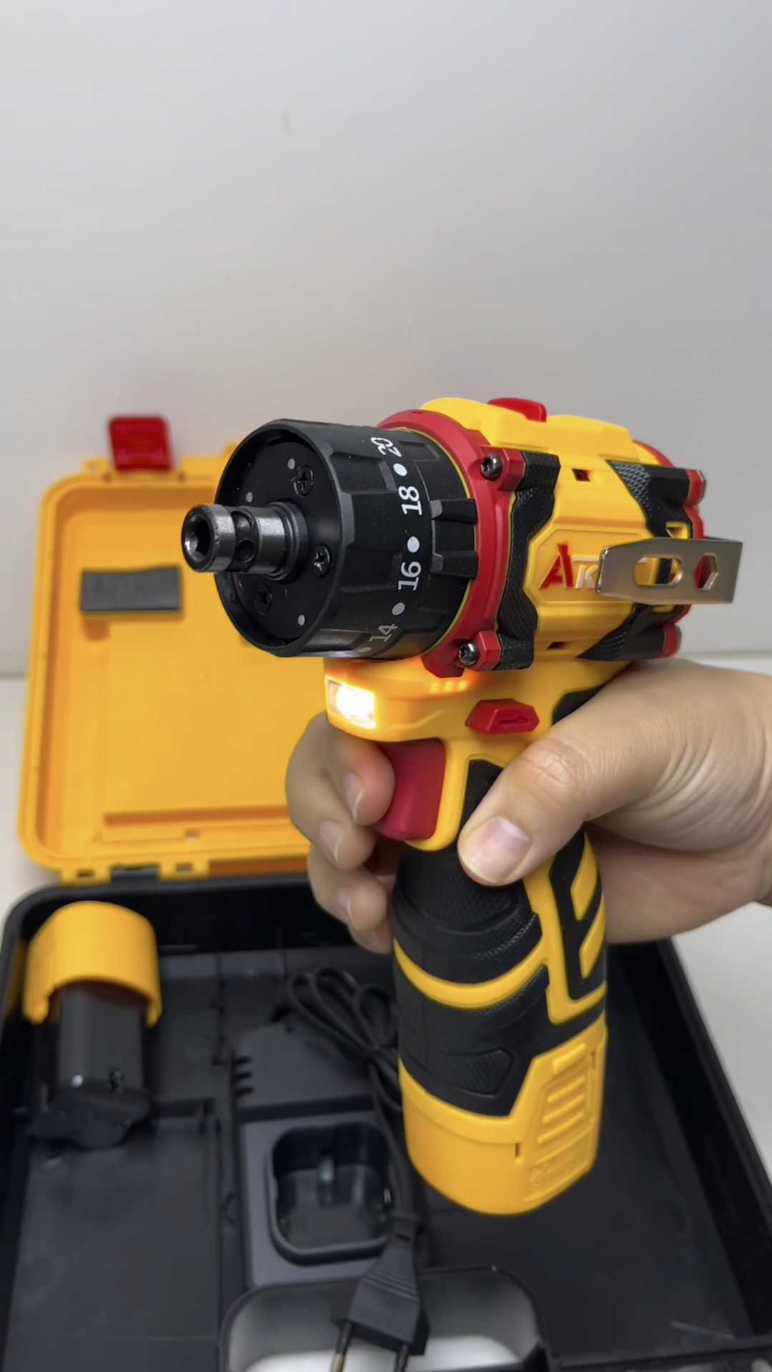 สว่านไขควงกระแทกไร้สาย 2in1 ยี่ห้อ AKITA รุ่น AK-SCDB-16.8V