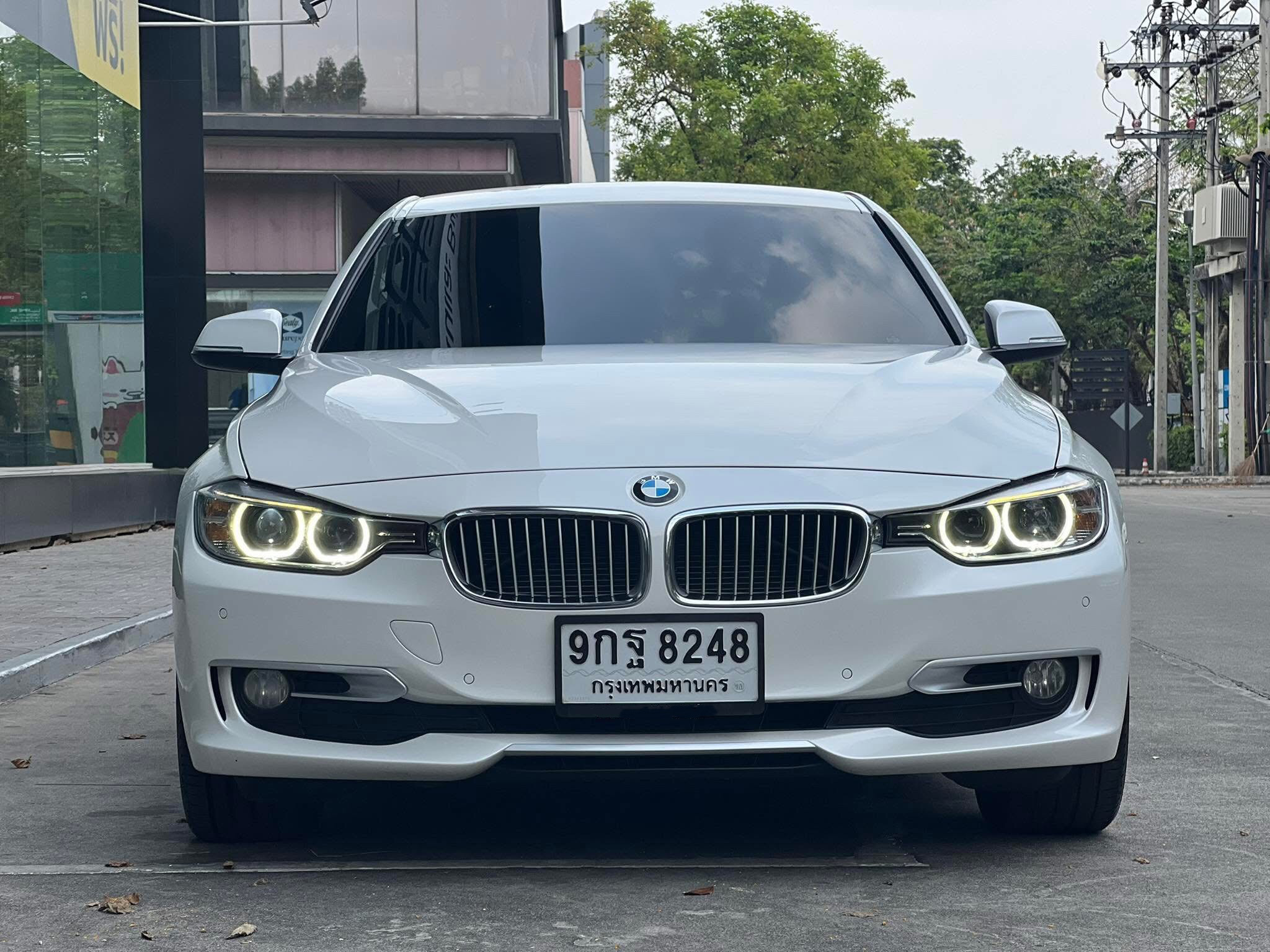 BMW F30 318d Luxury ดีเซล ปี 2013