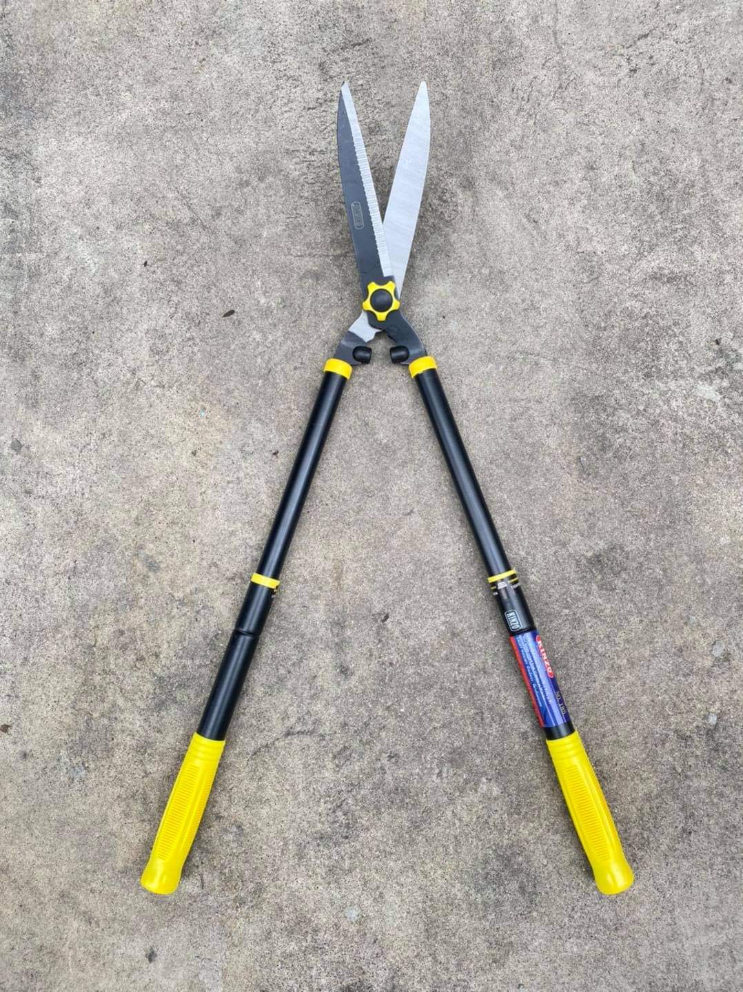 กรรไกรตัดหญ้า ยึดหดได้ ยี่ห้อ Kinzo