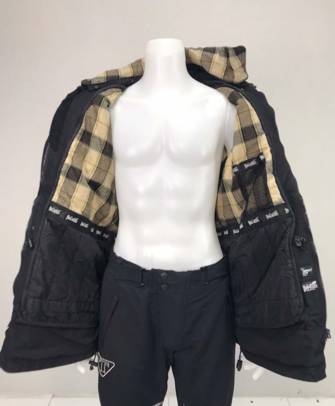 เสื้อขี่มอเตอร์ไซด์( มือสอง) RCT 926 อก 52" ยาว 31" ยี่ห้อ**magadam**