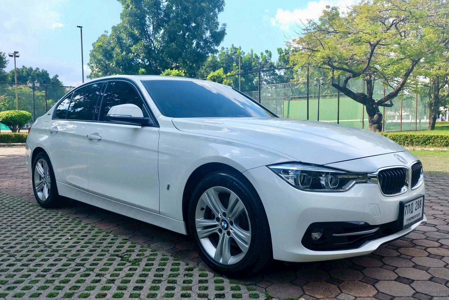 BMW 330e Sport line LCI ปี 2018