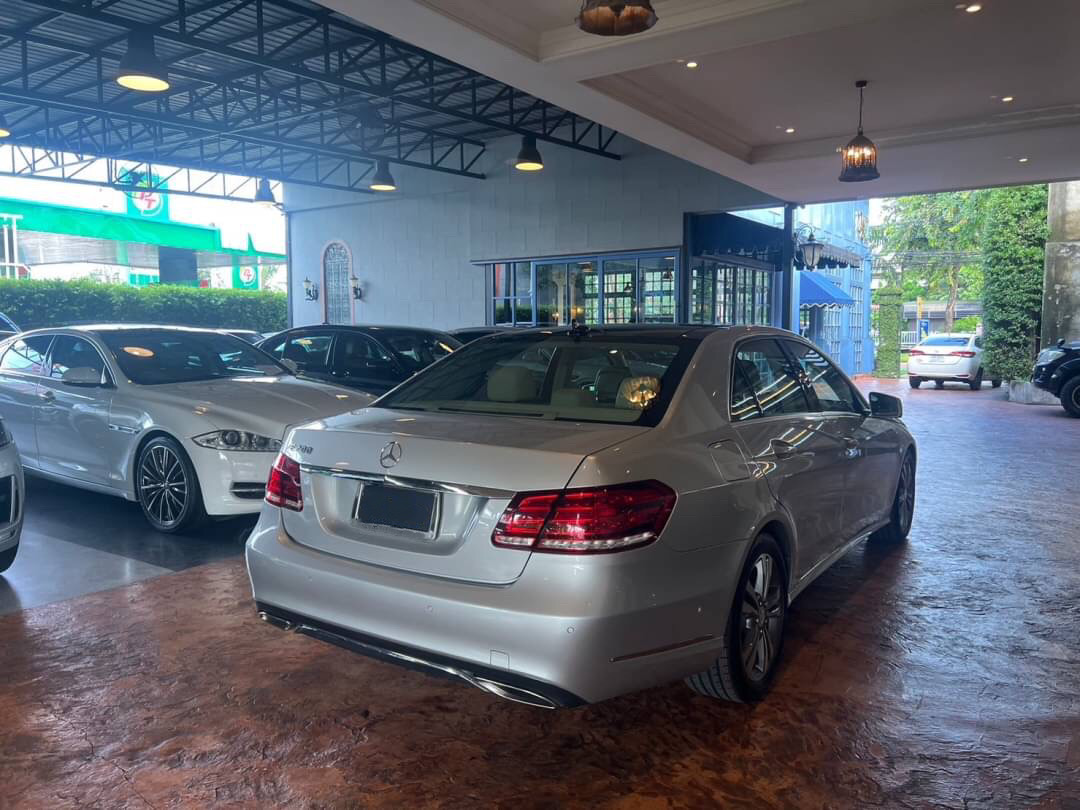 Mercedes Benz E200 Saloon MinorChange ปี 2014