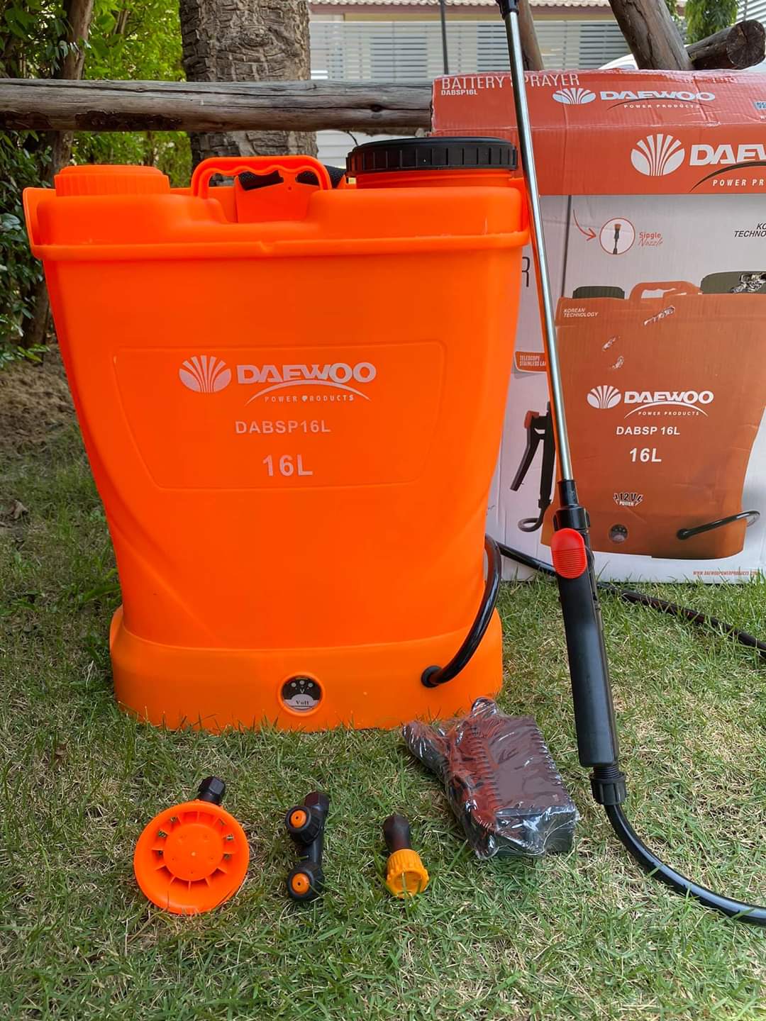 ถังพ่นน้ำยาแบบแบตเตอร์รี่ 16 ลิตร ยี่ห้อ Daewoo งานเกาหลี